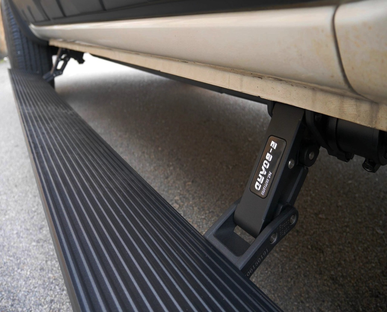 T-MAX Electric Side Step Board for HYUNDAI Staria 2022+ Genuine - Image 5