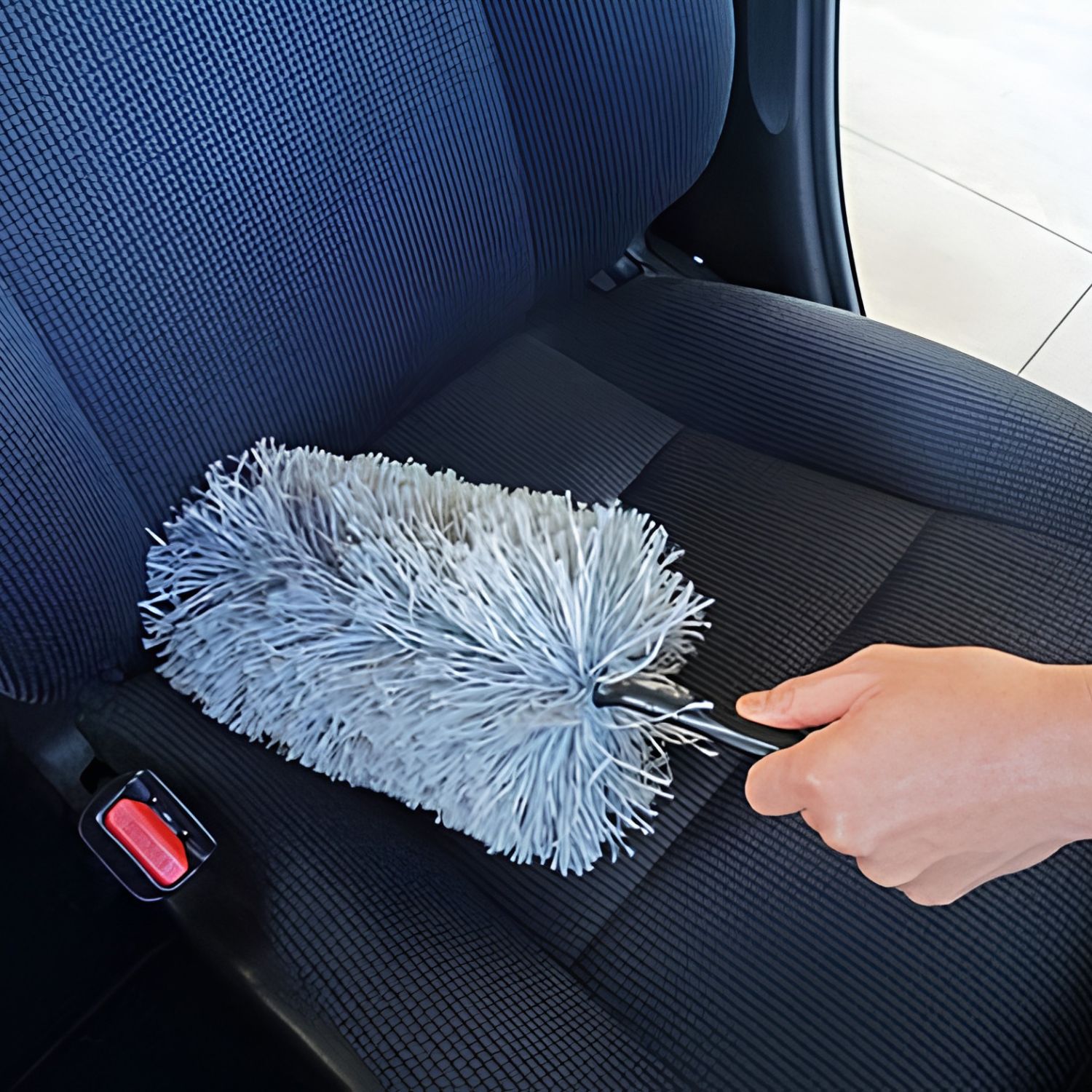 SOFT99 Roompia Interior Duster - Silver Genuine - Image 4